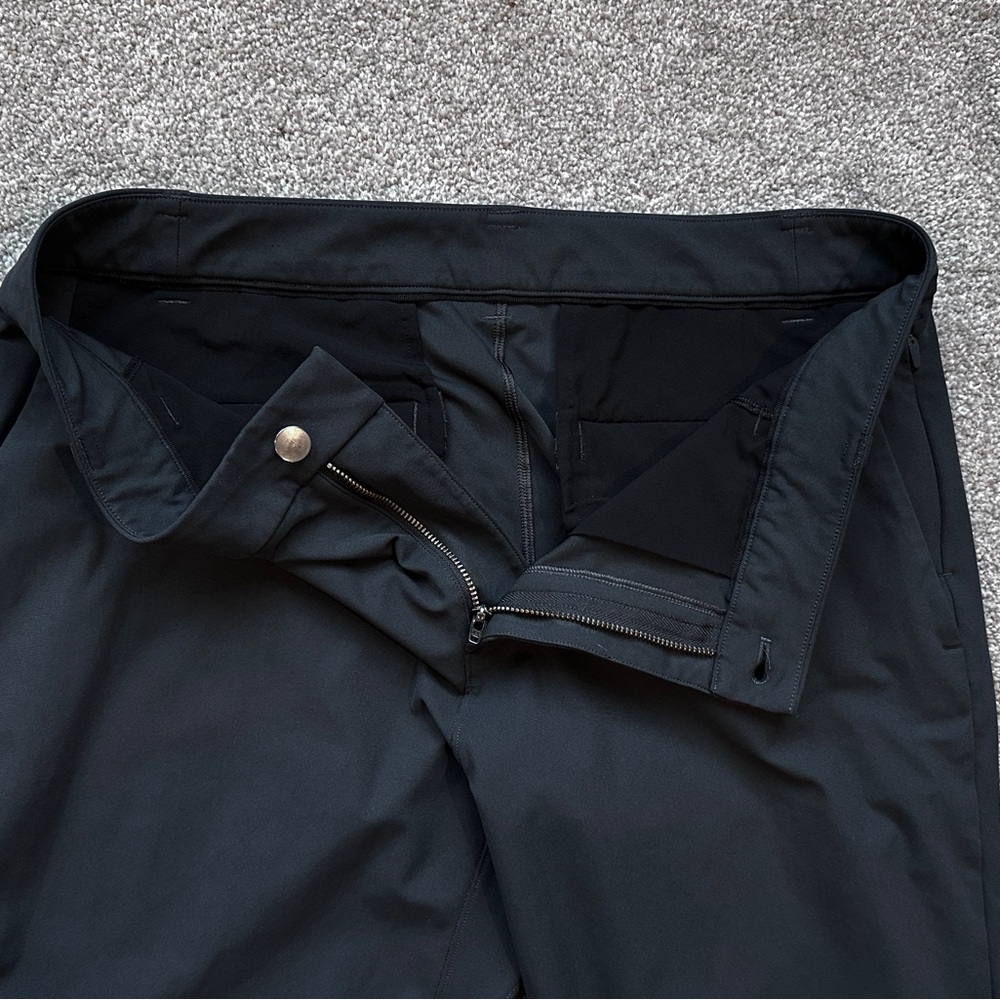 Like New Lululemon Athletica Commission Pant Classic 34”x32" Warpstreme - Picture 7 of 9